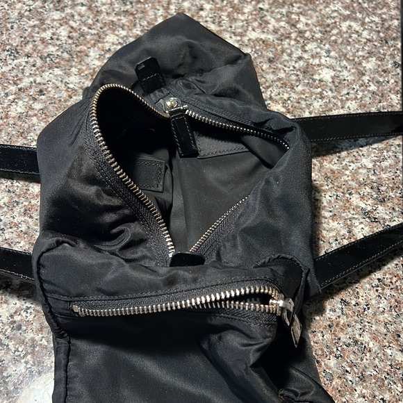 It’s a Prada hand bag in great condition I have used it twice - Picture 4 of 4